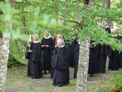 procession monastere paques confinement abbaye maumont